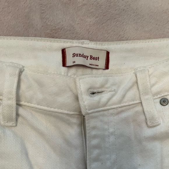 Aritzia Sunday best white shorts - Picture 3 of 3